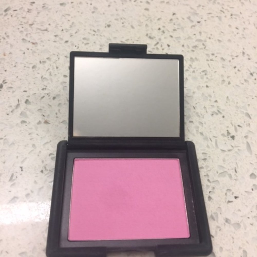 NARS blush in Thrill